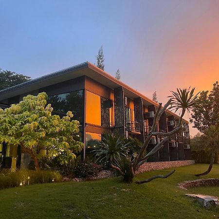 Inlaya Ratchaburi Hotel Ngoại thất bức ảnh