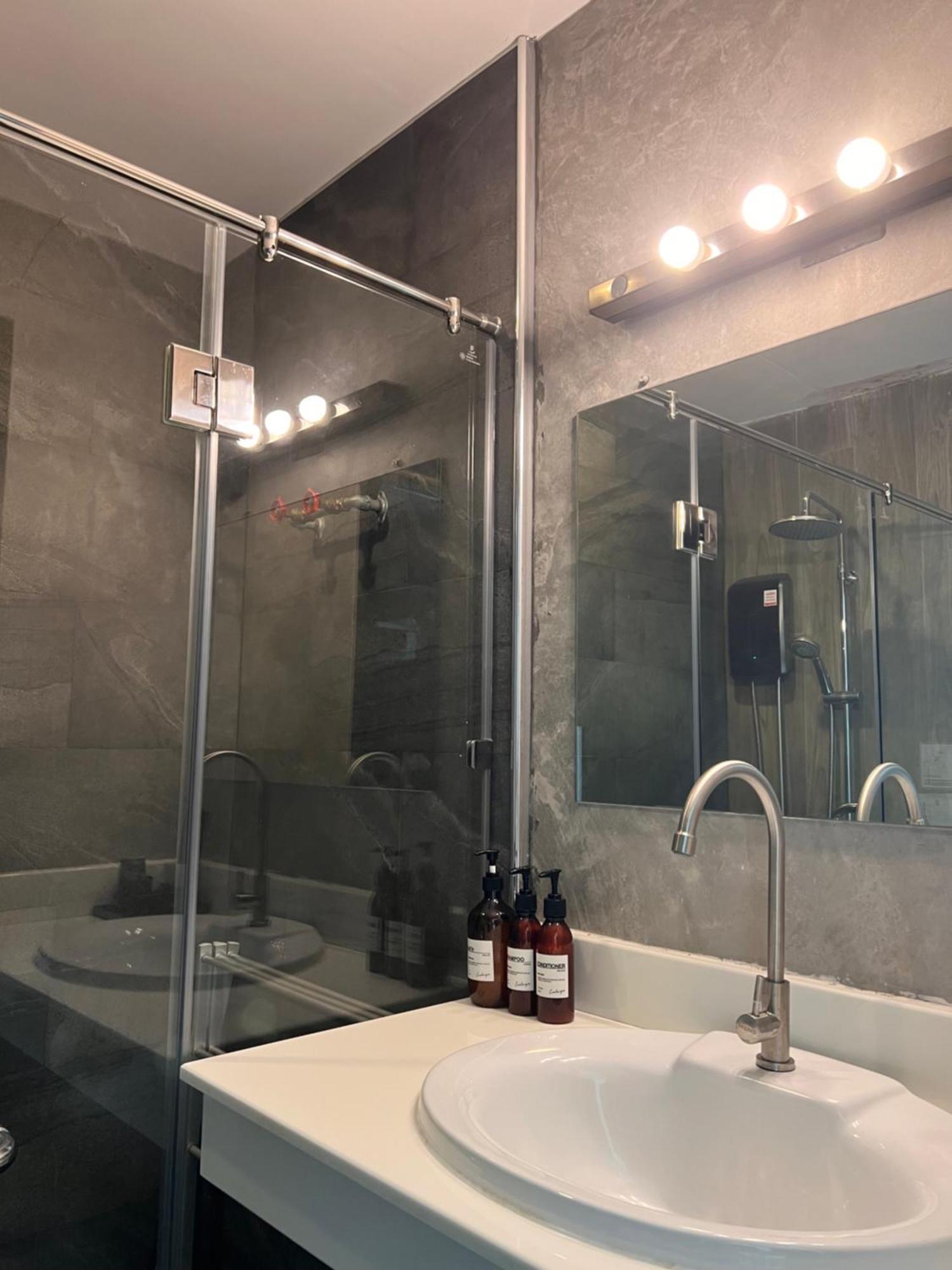 Inlaya Ratchaburi Hotel Ngoại thất bức ảnh