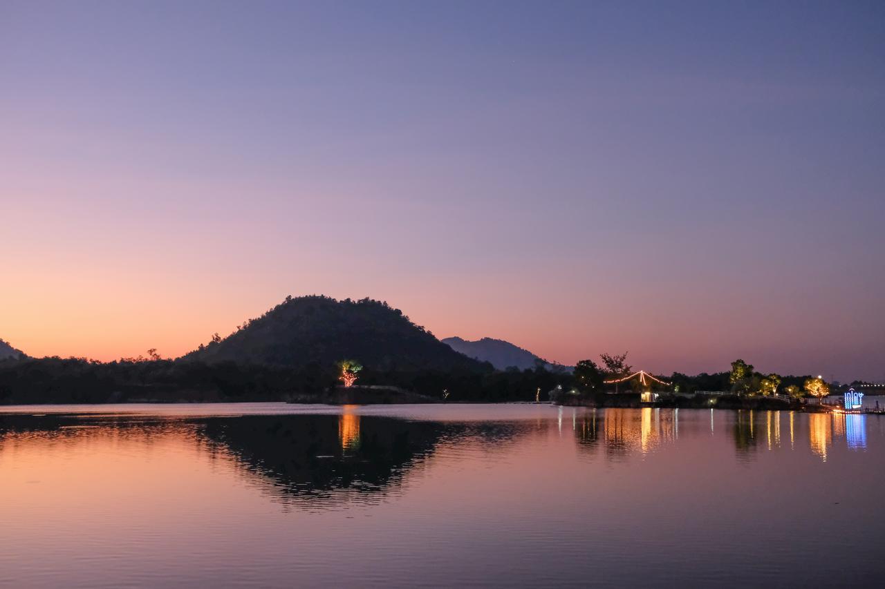 Inlaya Ratchaburi Hotel Ngoại thất bức ảnh